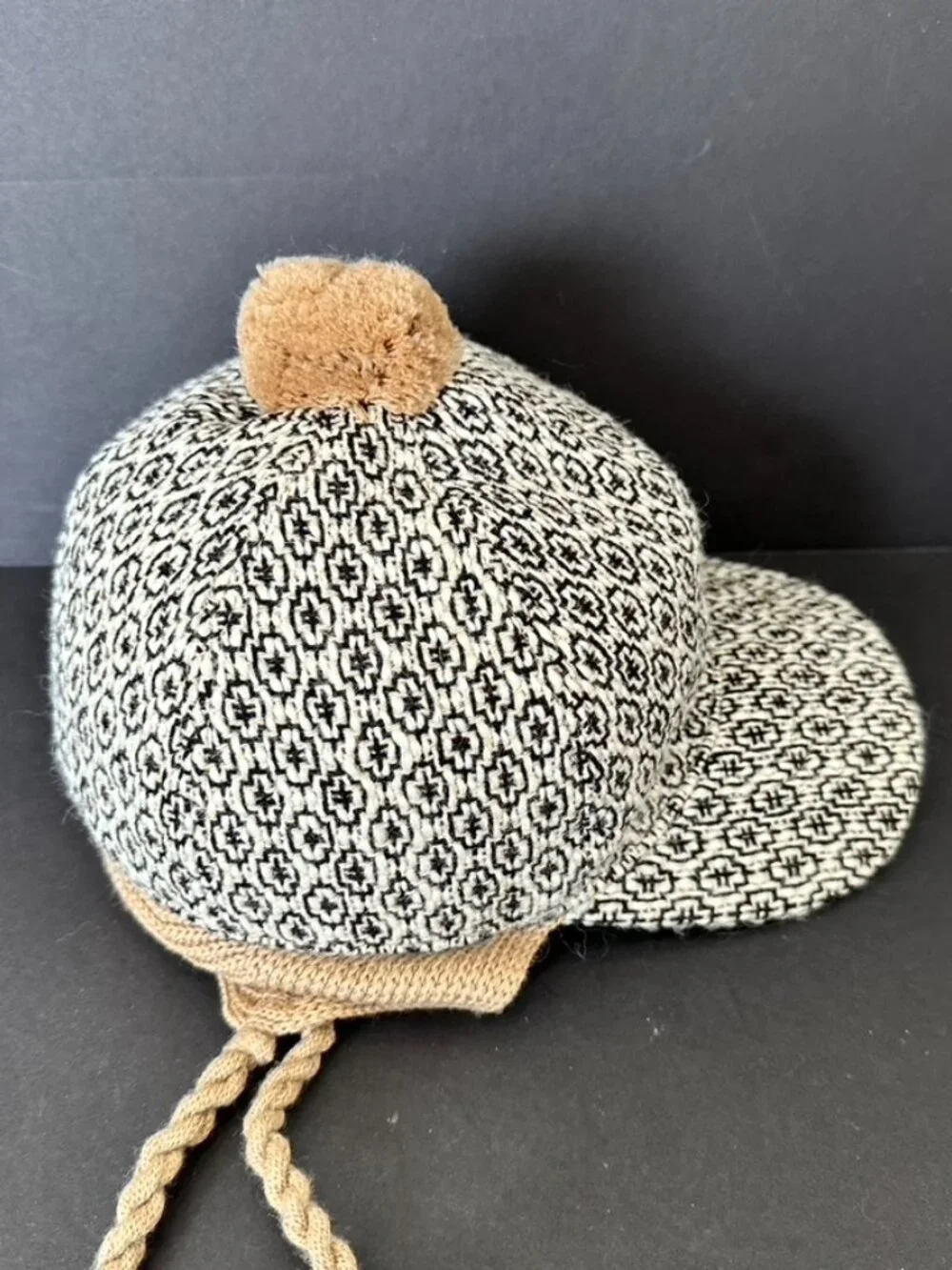 Gucci Mens Peruviano Tapestry Ear Flap Tasselled Cap in Beige